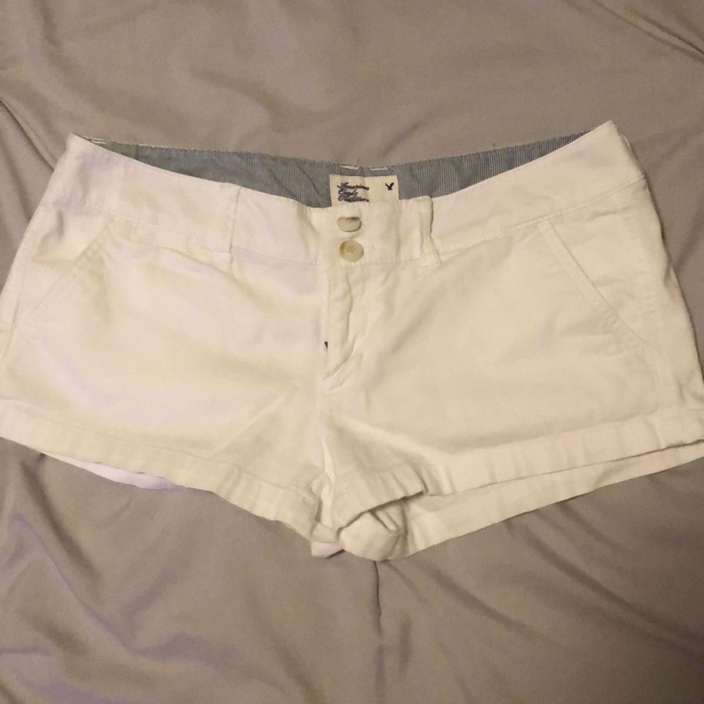 American Eagle - white shorts